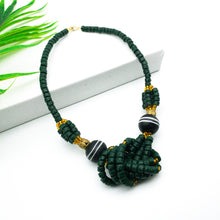 Load image into Gallery viewer, (Wholesale) &#39;Knot Your Average&#39; necklace - Green
